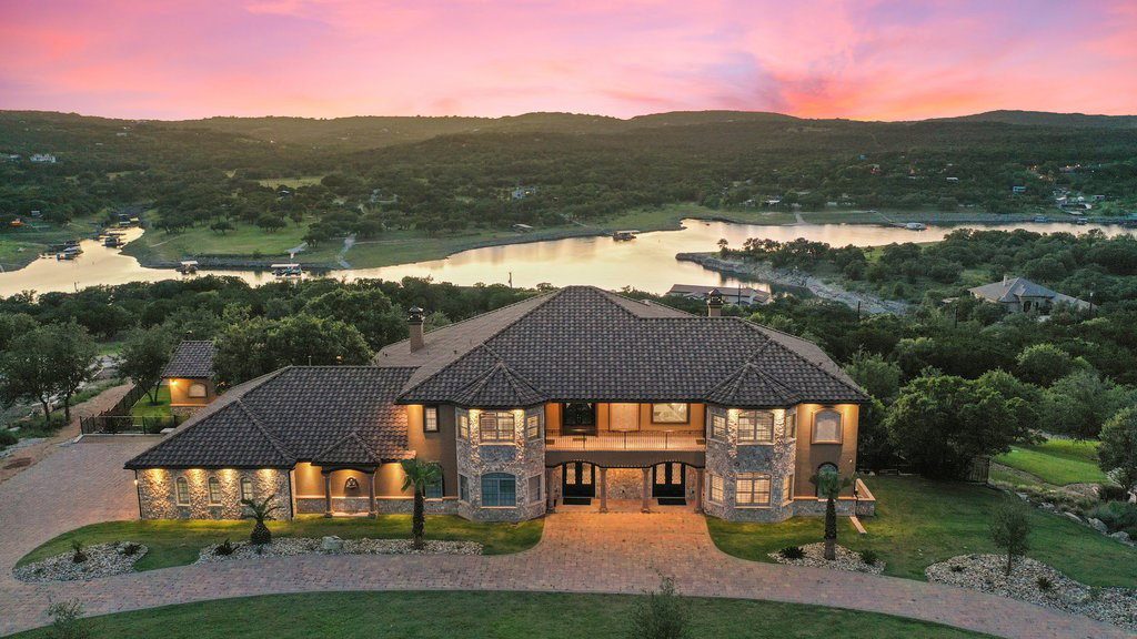 2452 Lakehurst Rd, Spicewood